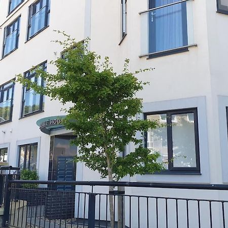 Modern Apartment With Stunning Sea View Weston-super-Mare Exterior photo