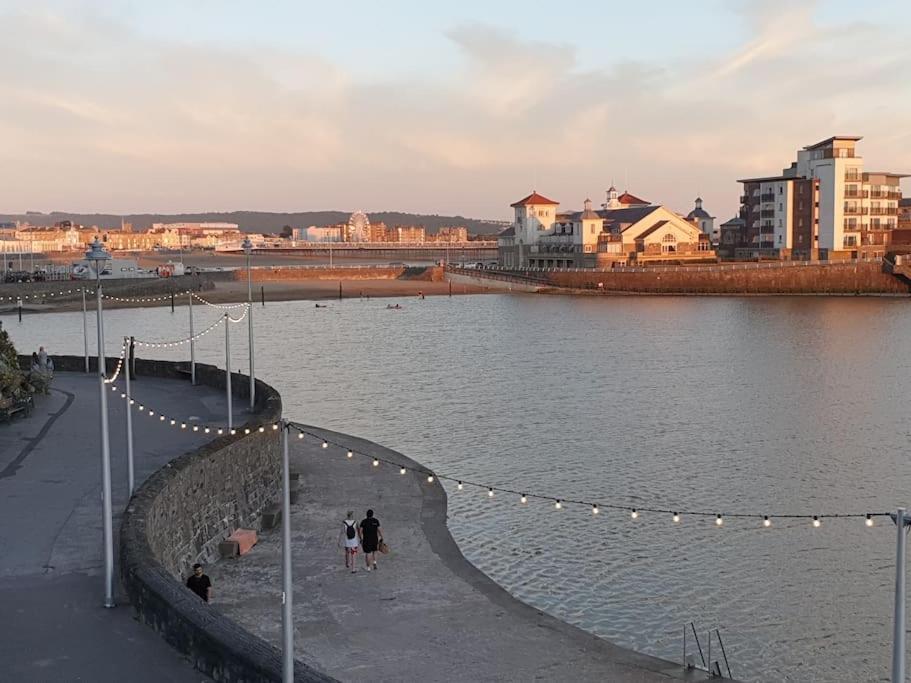 Modern Apartment With Stunning Sea View Weston-super-Mare Exterior photo